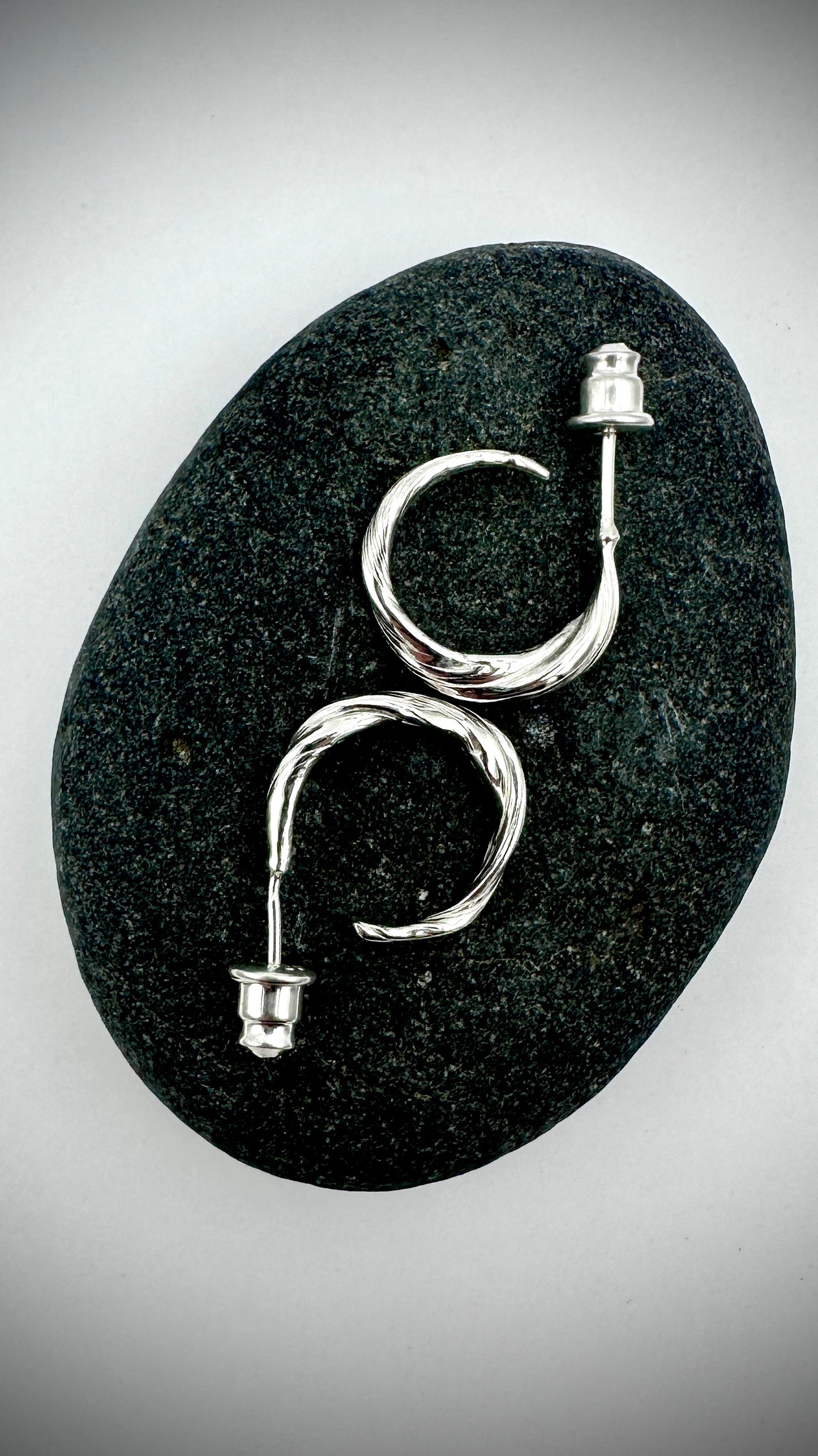 Mitsuro Hikime Circle Studs