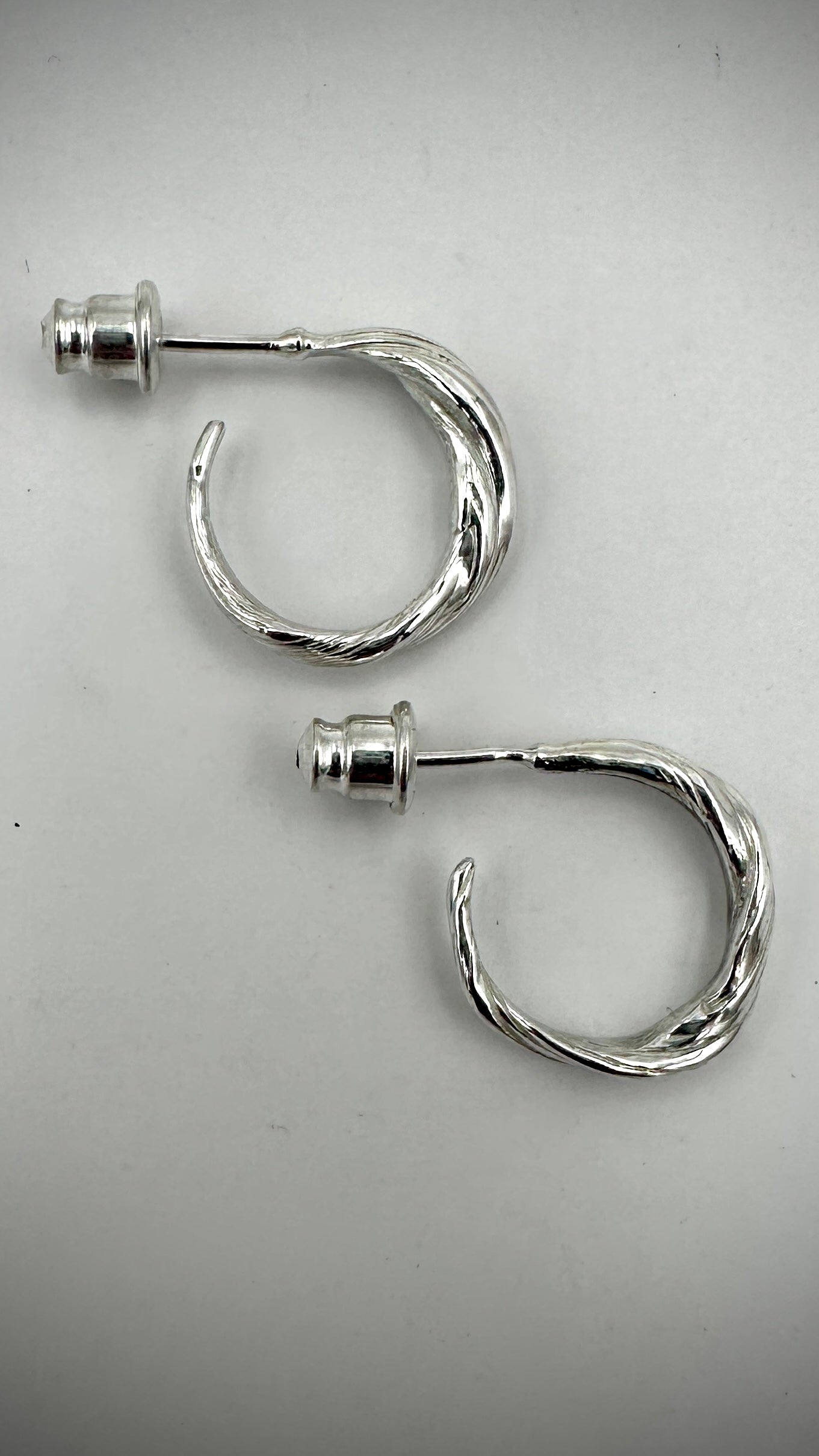 Mitsuro Hikime Circle Studs
